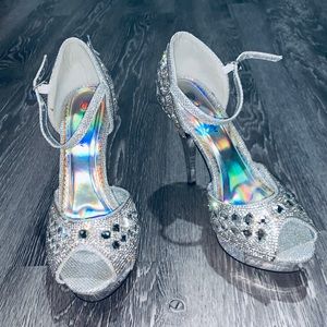 Silver peep toe pumps